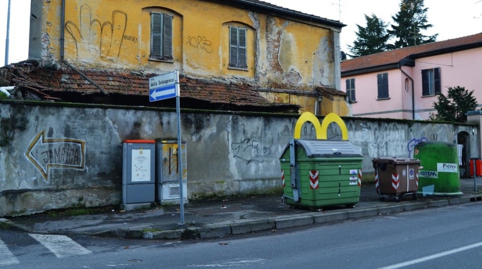 FRA.BIANCOSHOCK la sua arte che dà nuova vita agli oggetti: Happy Meal XXL