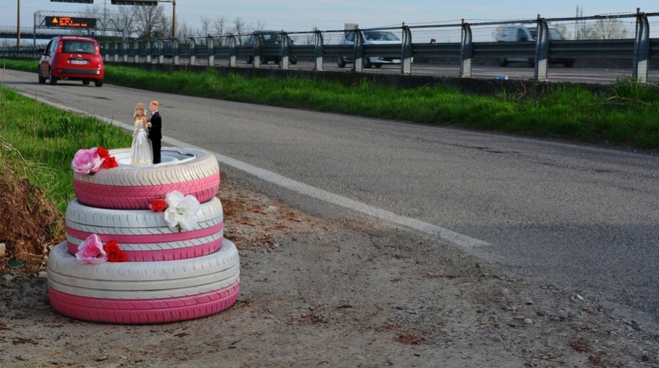 FRA.BIANCOSHOCK la sua arte che dà nuova vita agli oggetti: WEDDING CAKE