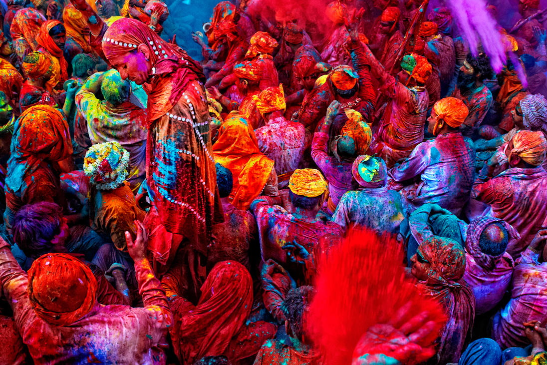 Un tuffo nel colore: In India per la festa Holi