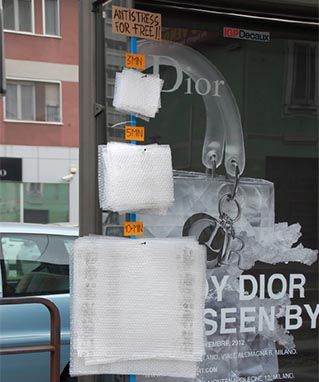 Plastica da imballaggio: Addio a quella che fa “pop”, arrivano gli I-Bubble Wrap