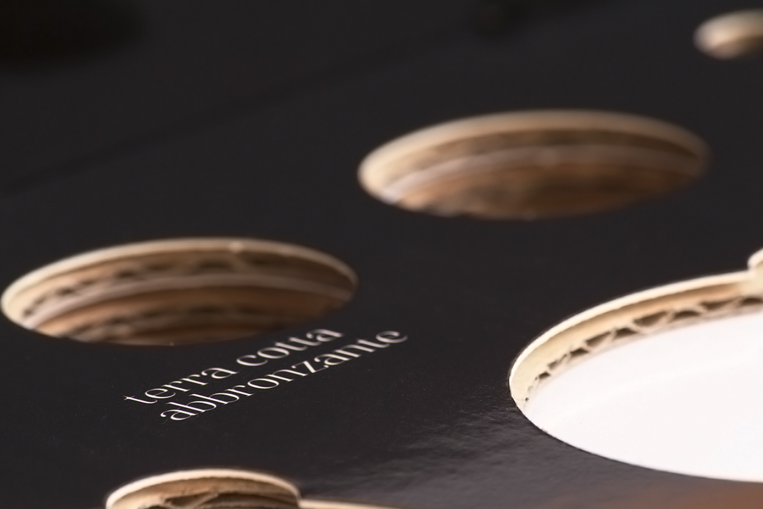 Mostra chi sei al meglio: scegli la personalizzazione dei nostri espositori pubblicitari