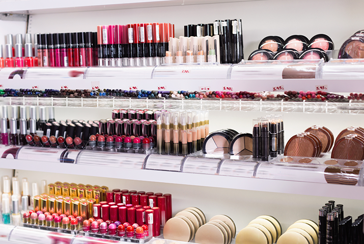 Tendenza espositiva: gli espositori da terra per il settore cosmetico